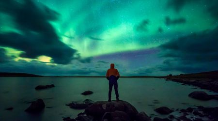 Scientists Finally Discover How Earth Experienced Its First ‘Polar Rain’ Auroras