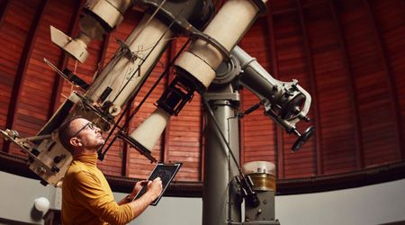 NASA Discovers Thick Atmosphere Cloaking a 'Super-Earth' 280 Light-Years Away