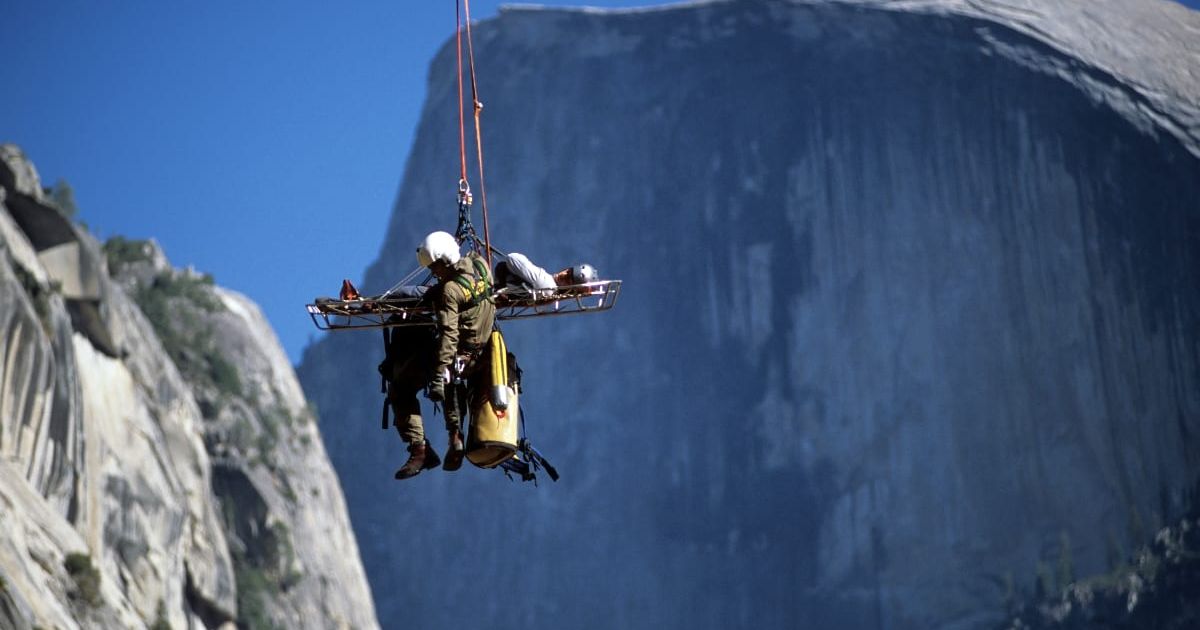 Rescue officer conducting a mountain rescue (Representative Cover Image Source: Getty Images | MichaelSvoboda)