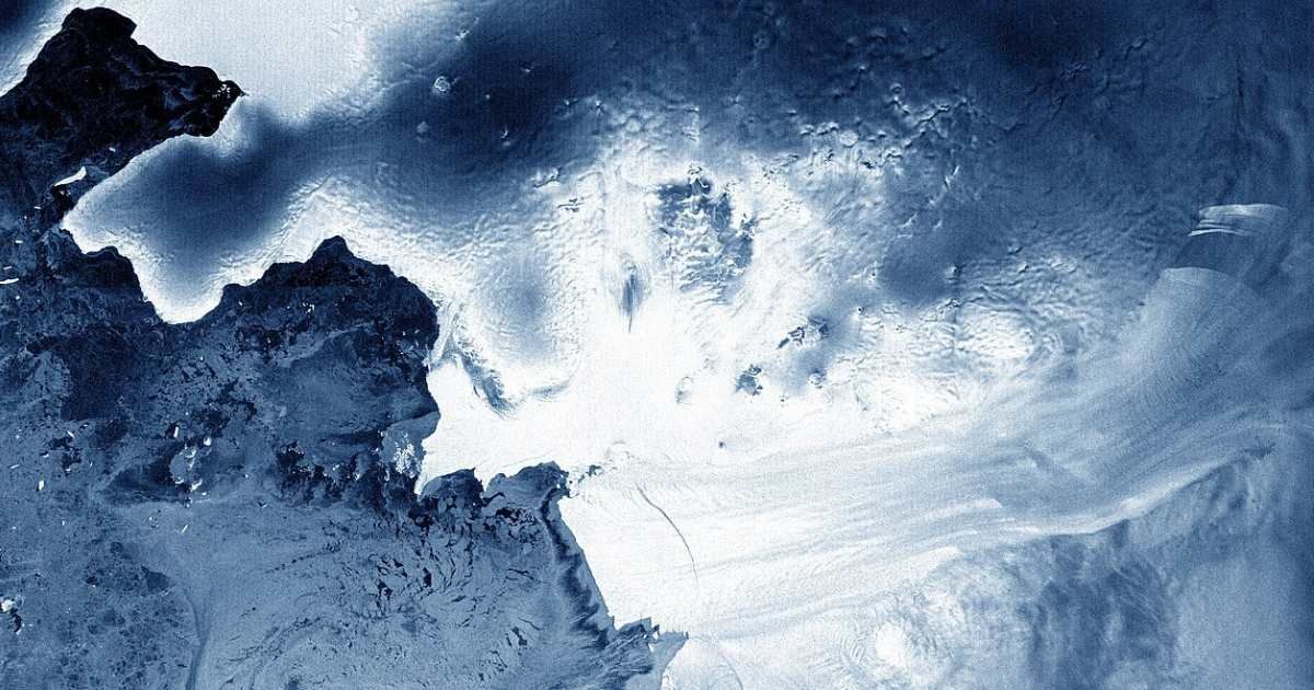 Pine Island cracked (Cover Image Source: Wikimedia Commons | ESA)
