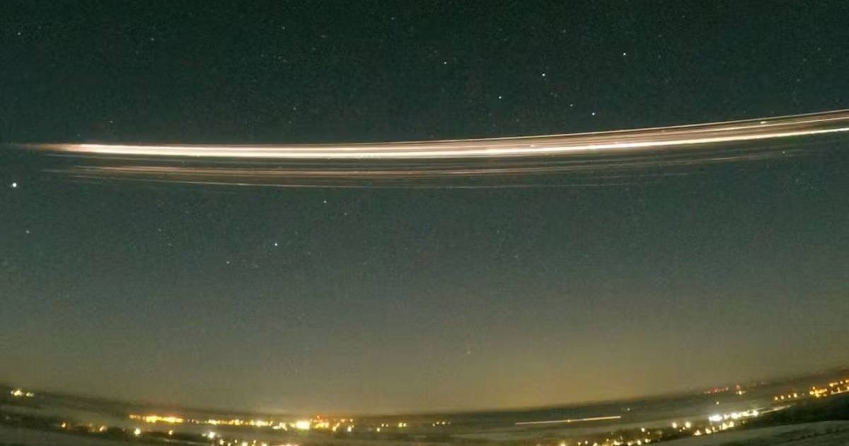 A 30-second exposure taken from Collm, Saxony, showing a Falcon 9 upper stage re-entering the atmosphere above Berlin, Germany, on 19 February 2025. (Cover Image Source: University of Melbourne/Gerd Baumgarten)